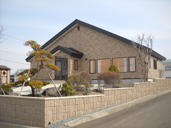 平屋建て住宅 セカンドライフを楽しむゆとりの間取り:岩見沢市美園H様邸